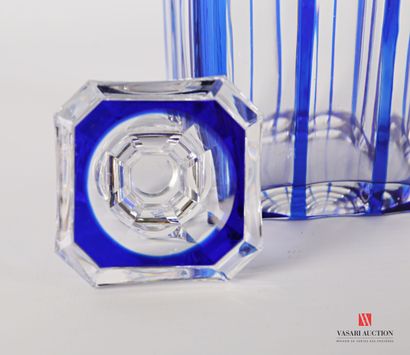 null Carafons à sections carrées en cristal overlay translucide et bleu à décor de...