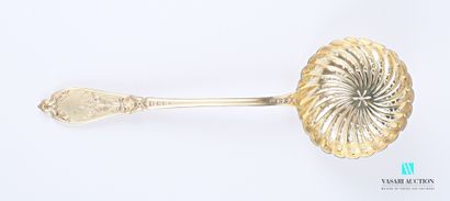 null Silver sprinkling spoon, the handle decorated with fillets, flowering branches,...