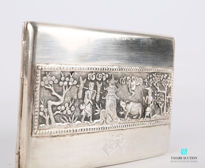 null Cigarette case in silver, the hinged lid decorated with a cartouche of a sinister...