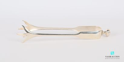 null Silver plated ice tongs, the plain arms are finished with trident grips, they...