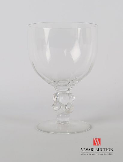 null LALIQUE 

Crystal glass on a leg decorated with bubbles, the goblet decorated...