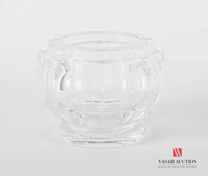 null BACCARAT 

Part of a mustard pot in crystal of round form with cut sides posing...