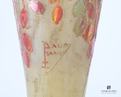 null DAUM - NANCY

A large multi-layer glass vase of flared form on a long bulbous...