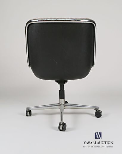 null 
POLLOCK Charles (1930-2013)





Executive chair, the back and the seat in...