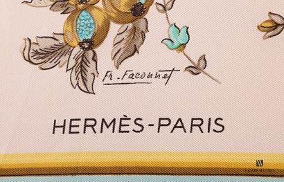 null HERMES PARIS

Carré en twill de soie imprimé et titré "Cerès", marge turquoise

Signé...