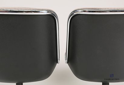null 
POLLOCK Charles (1930-2013)



Pair of visitor's chairs model " 12E1", the...