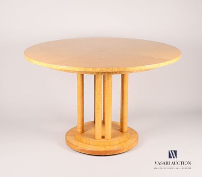 null Maple and maple veneer dining table, the top round in shape, the leg with eight...