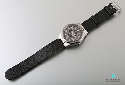 null SWATCH

Chronograph watch, the case in steel and the bracelet in leather.

Reference...