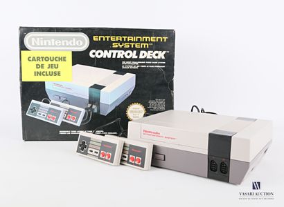 null NINTENDO

Entertainment system control deck 

Height : 9 cm 9 cm - Width : 25,5...