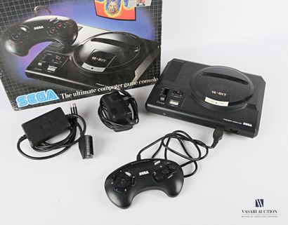 null SEGA

Mega drive 16-BIT and its controller

Height : 6 cm 6 cm - Width : 28...