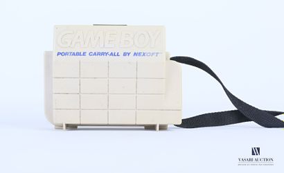 null ASCII

Boite de rangement de couleur grise pour Game Boy et ses jeux.

Haut....