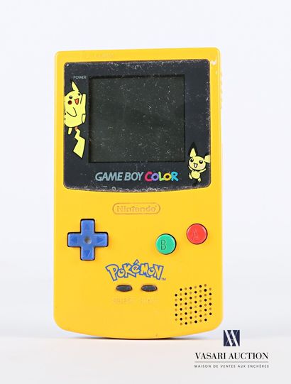 null NINTENDO

Game Boy Color, édition Pokemon de couleur jaune et bleu.

Haut. :...