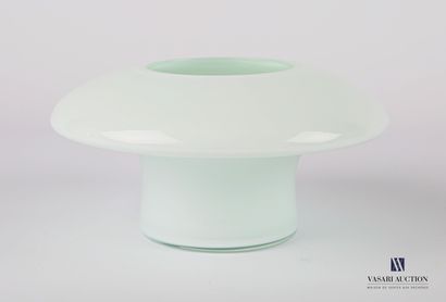 null Vase en verre teinté Azur Brume de forme champignon.

Haut. : 9,5 cm - Diam....
