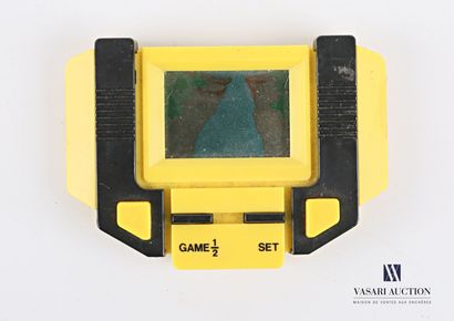 null Mini portable game console

Height : 6,5 cm 6,5 cm - Width : 9,5 cm - Depth...