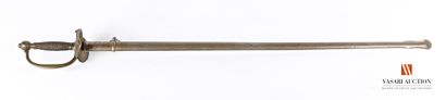 null Épée d'officier subalterne type 1852 , monture laiton à une branche clavier...
