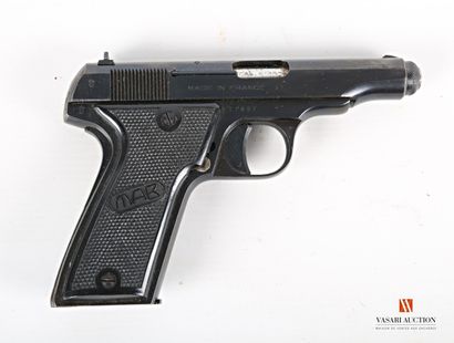 null CATEGORIE B - Arme soumise à autorisation

Pistolet semi automatique MAB modèle...