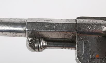 null Revolver Mle 1873 de Marine, canon marqué sur le pan supérieur « Mle 1873. M...