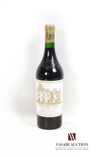 null 1 bouteille	Château HAUT BRION	Graves 1er GCC	1996

	Et. un peu tachée. N :...