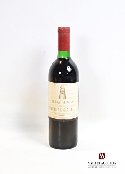 null 1 bottle Château LATOUR Pauillac 1er GCC 1970

	Faded and stained. N: bottom...
