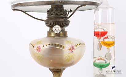 null Lot including a brass oil lamp, the shaft presents a glass sphere decorated...