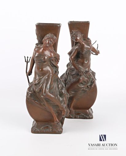 null MOREY Virgile (XIXème siècle), d'après

Paire de vases de forme balustre en...