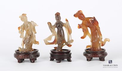null CHINE

Trois sujets en pierre dure sculpté représentant des geishas.

Ils reposent...
