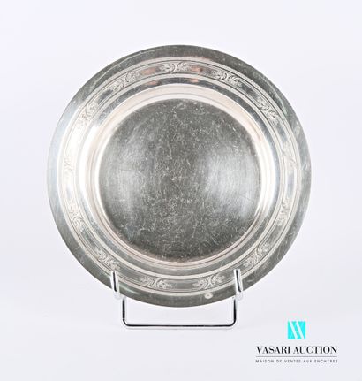 null Silver plated boiled plate, the border hemmed with a frieze of alternating nets...
