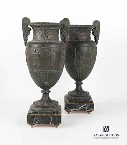 null Pair of baluster vases in regula, the body decorated with antiquisant scenes...