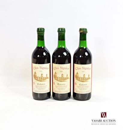 null 3 bottles CAHORS Clos Siguier 1996

	And. stained. N: 1 limit top shoulder,...