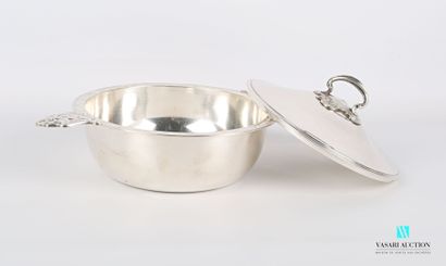 null Silver-plated metal legume dish of round form posing on a flat bottom, the plain...