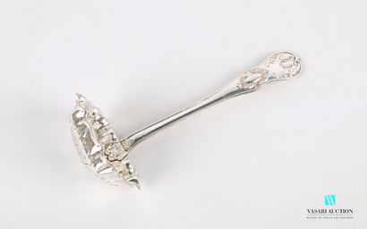 null Silver plated sprinkling spoon, the handle of violin shape decorated with nets...