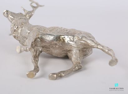 null Silver subject representing a stag

Weight : 415,33 g - Height. 12 cm - Length...