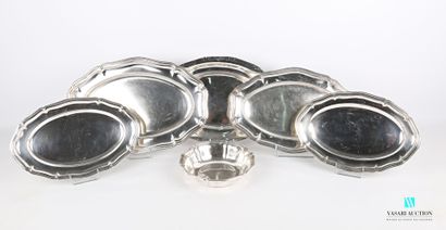 null Platerie in silver plated metal, the edge with contours decorated with nets...
