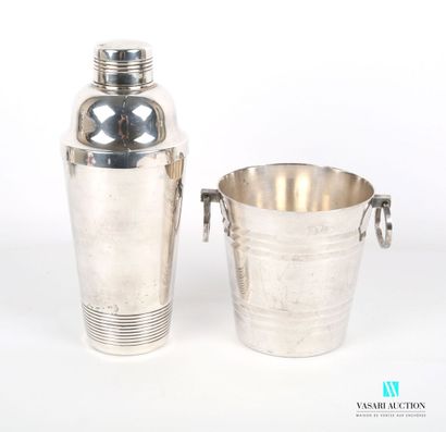 null Lot in silver plated metal including a shaker of truncated cone shape with net...