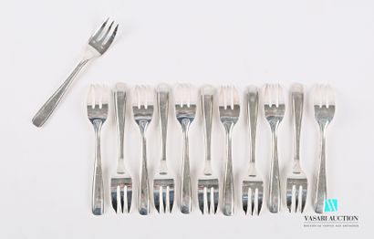 null Suite of twelve silver plated cake forks, the handles decorated with two nets.

Goldsmith...