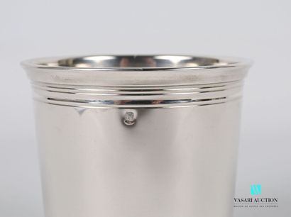 null Silver tumbler on a flat bottom, the body very slightly truncated cone, the...