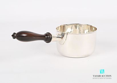 null Silver sauce pan on a flat bottom, the plain body has a spout, the side grip...