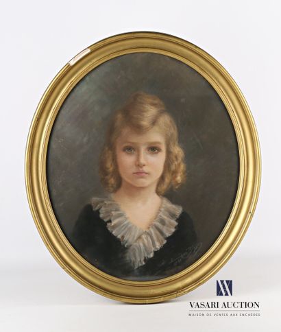 null BISSON Lucienne (1880-1942)

Portrait of a young girl

Pastel on paper mounted...