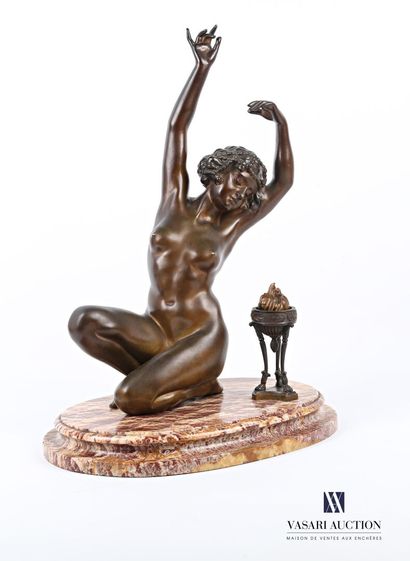 null GORY Affortunato (1895-1925), d'après

Danseuse à la flamme

Bronze à patine...