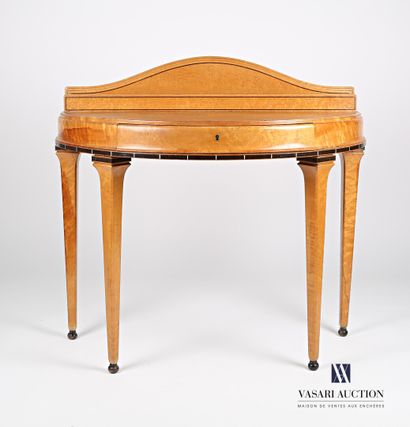 null FOLLOT Paul (1877-1941)

Lady's desk in molded pearwood, elm burr veneer and...