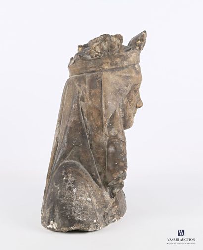 null 
Important et rare buste de Clémence de Hongrie, reine de France en pierre sculptée...