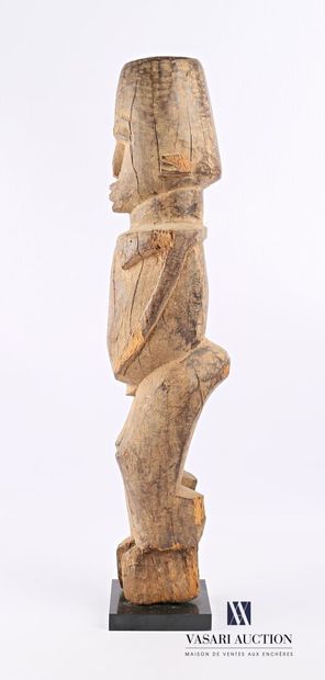 null LOBI - IVORY COAST

Standing fetish in carved wood 

Height Height : 58 cm

Note...