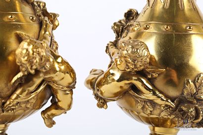 null MOREAU Auguste (1834-1917), after

Pair of gilt bronze piriform vases standing...