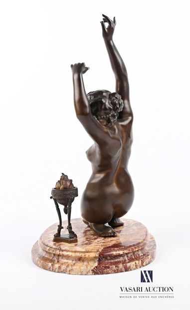 null GORY Affortunato (1895-1925), d'après

Danseuse à la flamme

Bronze à patine...