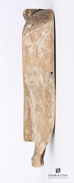 null FANG - GABON

Masque en bois sculpté et patiné orné de motifs cintrés incisés...