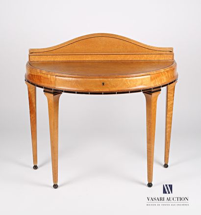 null FOLLOT Paul (1877-1941)

Lady's desk in molded pearwood, elm burr veneer and...