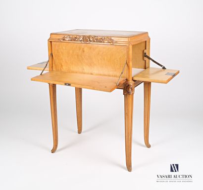 null FOLLOT Paul (1877-1941)

Bedside table in molded and carved pear tree, lemon...