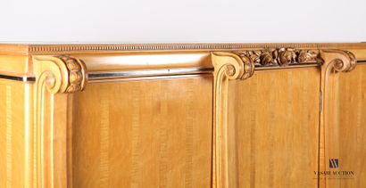 null FOLLOT Paul (1877-1941)

Cabinet in molded and carved pearwood and veneer of...