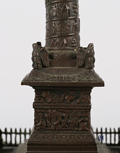 null Sujet en bronze représentant la colonne Vendôme (période : Monarchie de Juillet...