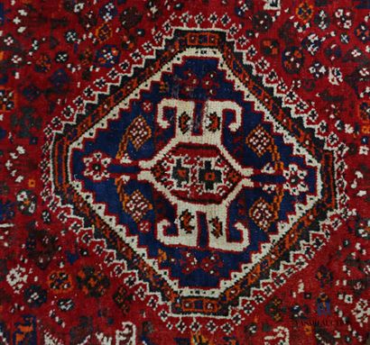 null 
Shiraz carpet (warp, weft and wool pile), Southwestern Persia, circa 1930-1940




The...